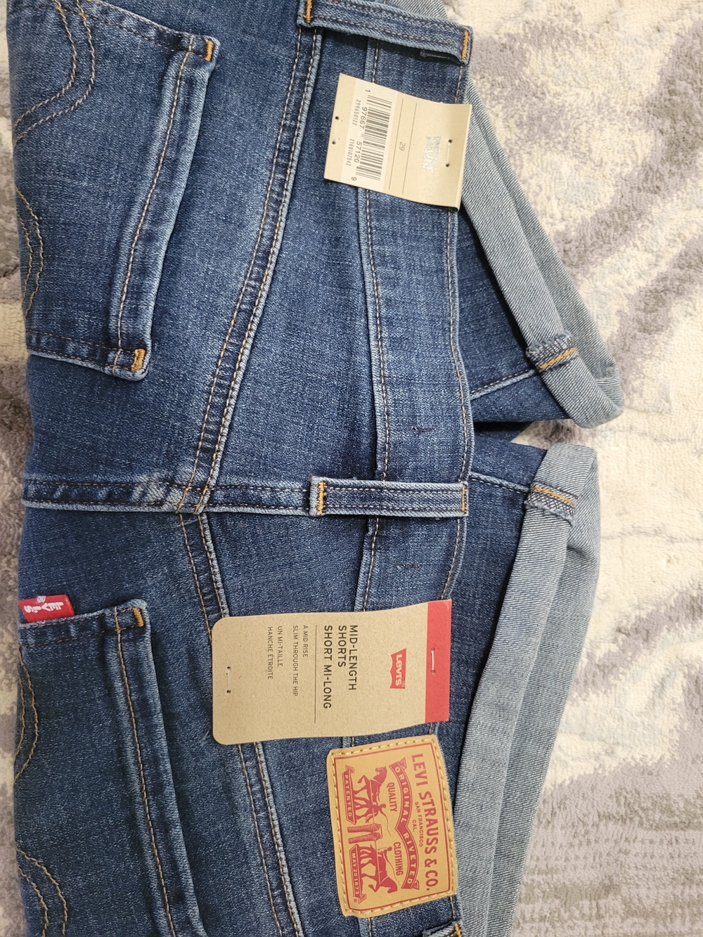 Brand New Levi's Blue Rolled-Hem Mid-Length Denim Shorts Size 29 - Picture 3 of 3